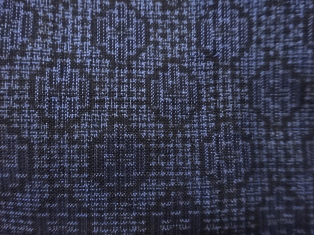 アンティーク　幾何学模様織り出し本場泥大島紬着物